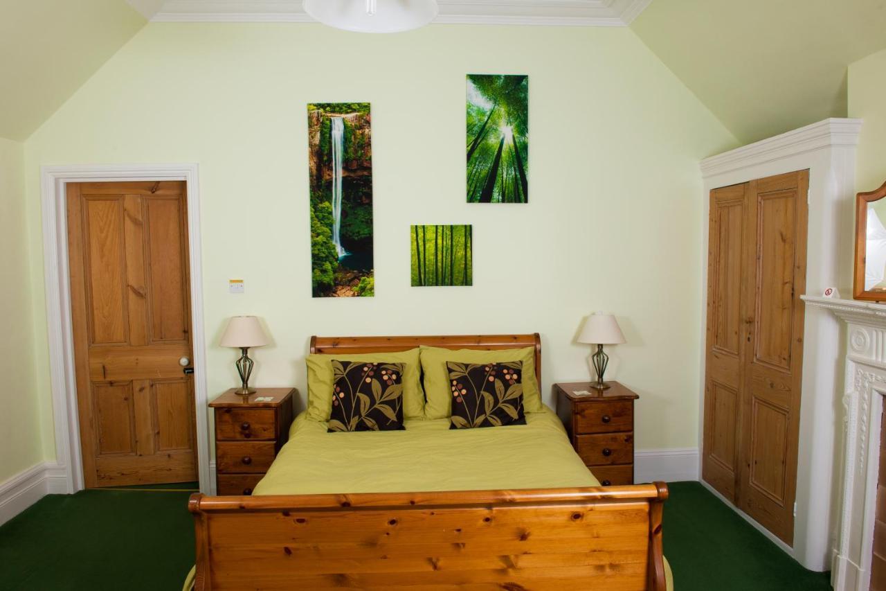 Heatherbank B&B Сандхърст Екстериор снимка
