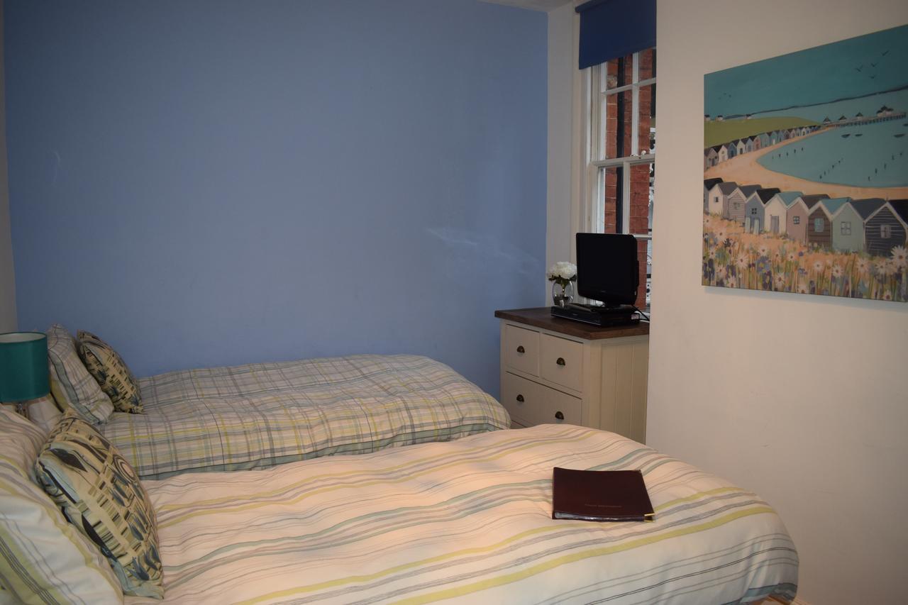 Heatherbank B&B Сандхърст Екстериор снимка